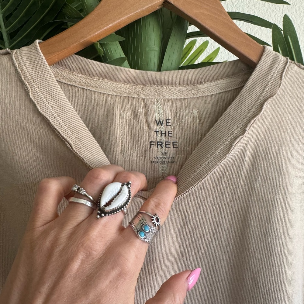 Free People We The Free Beige Farm Friends Doe Wreath Tee - Picture 4 of 5